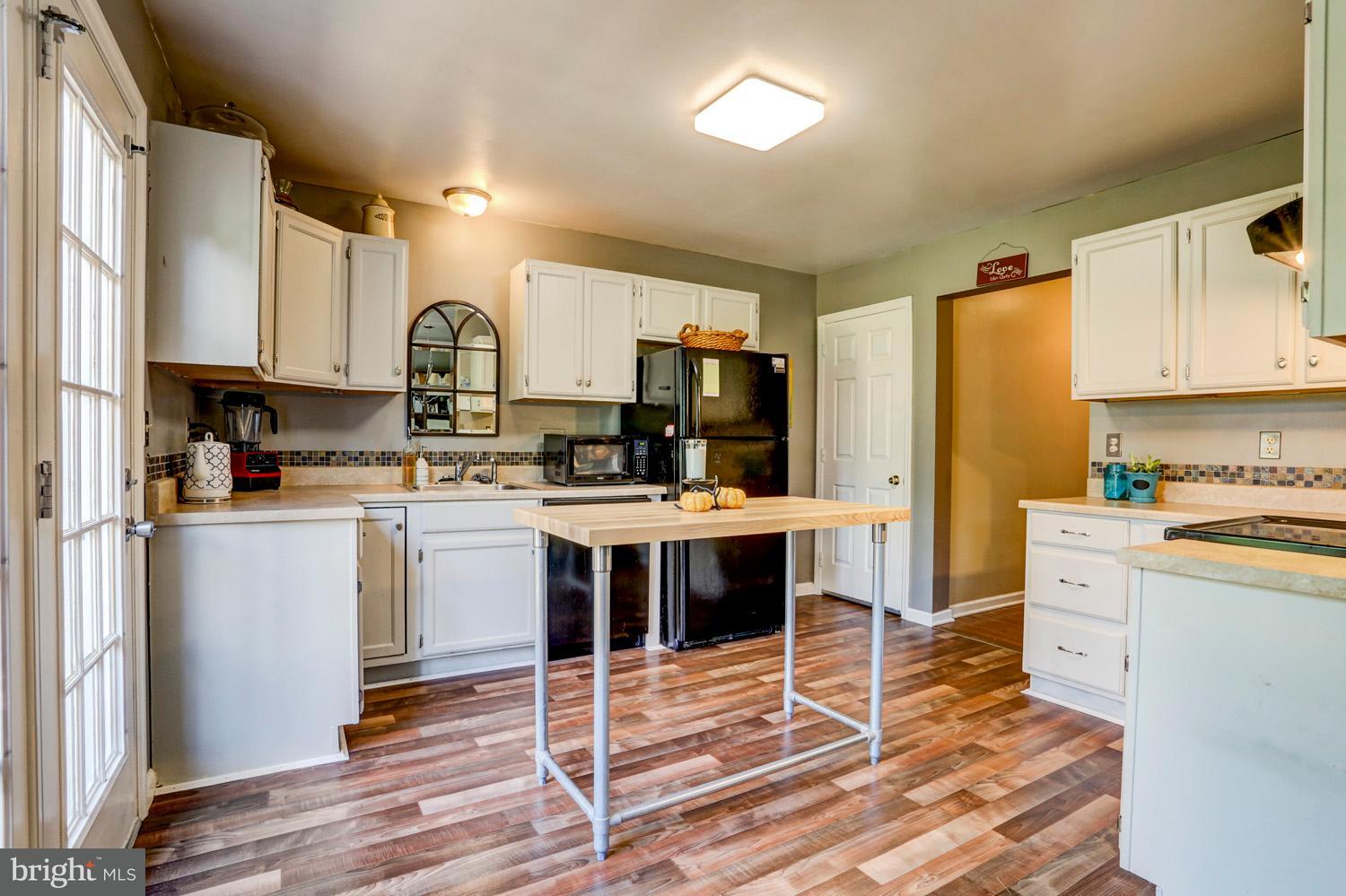 10 Greythorne Road Lancaster, PA 17603 - Photo 2 of 28 Gallery Image 2