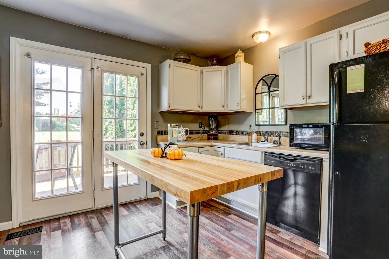 10 Greythorne Road Lancaster, PA 17603 - Photo 4 of 28 Gallery Image 4