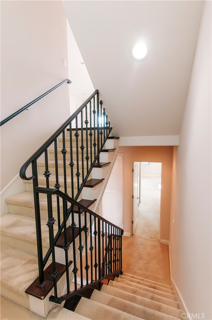 809 20th Street Hermosa Beach, CA 90254 - Photo 30 of 35 a view of entryway
