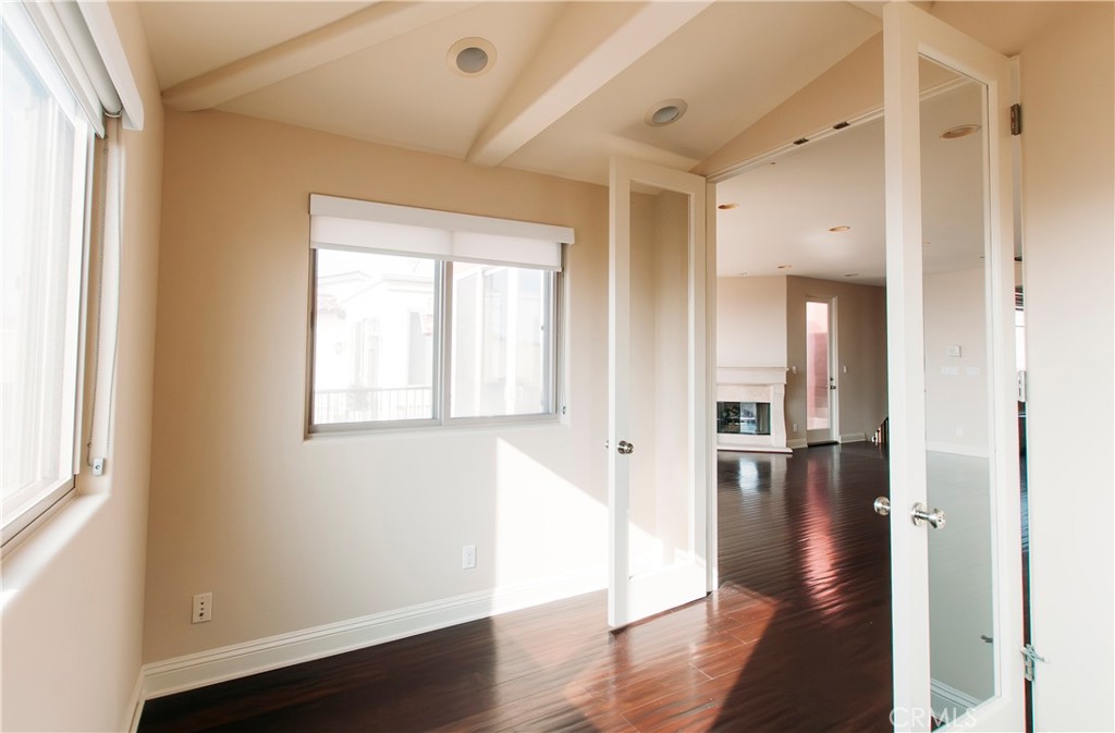 809 20th Street Hermosa Beach, CA 90254 - Photo 10 of 35 a view of a hallway with wooden floor