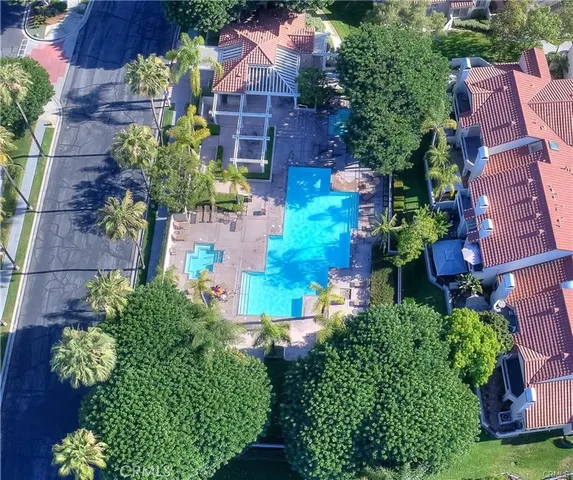 a view of a tennis court