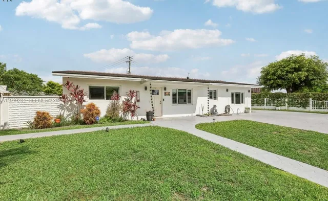 $749,000 | 5530 Southwest 96th Avenue, Miami, FL 33165