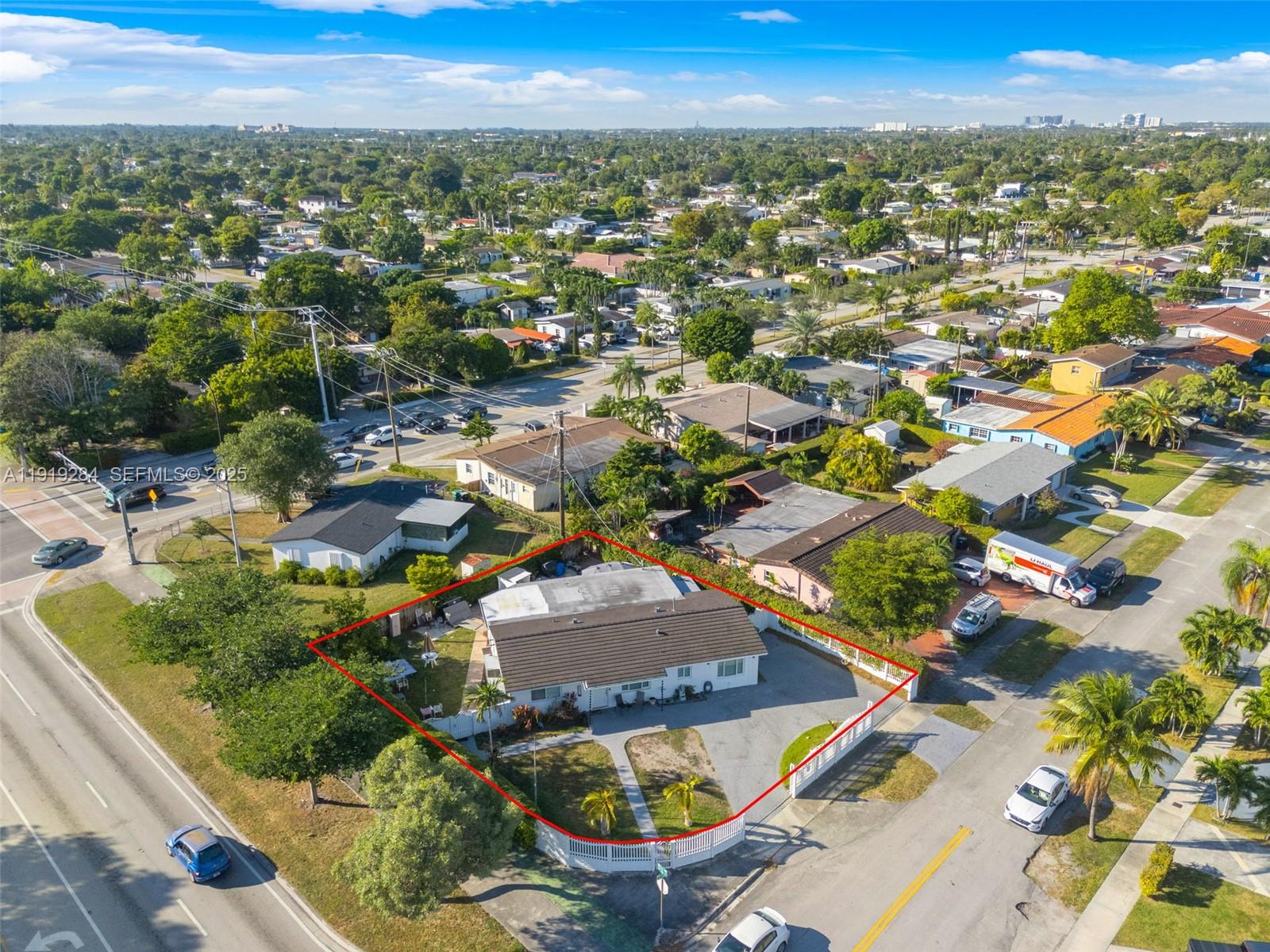 5530 Southwest 96th Avenue Miami, FL 33165 - Photo 17 of 18