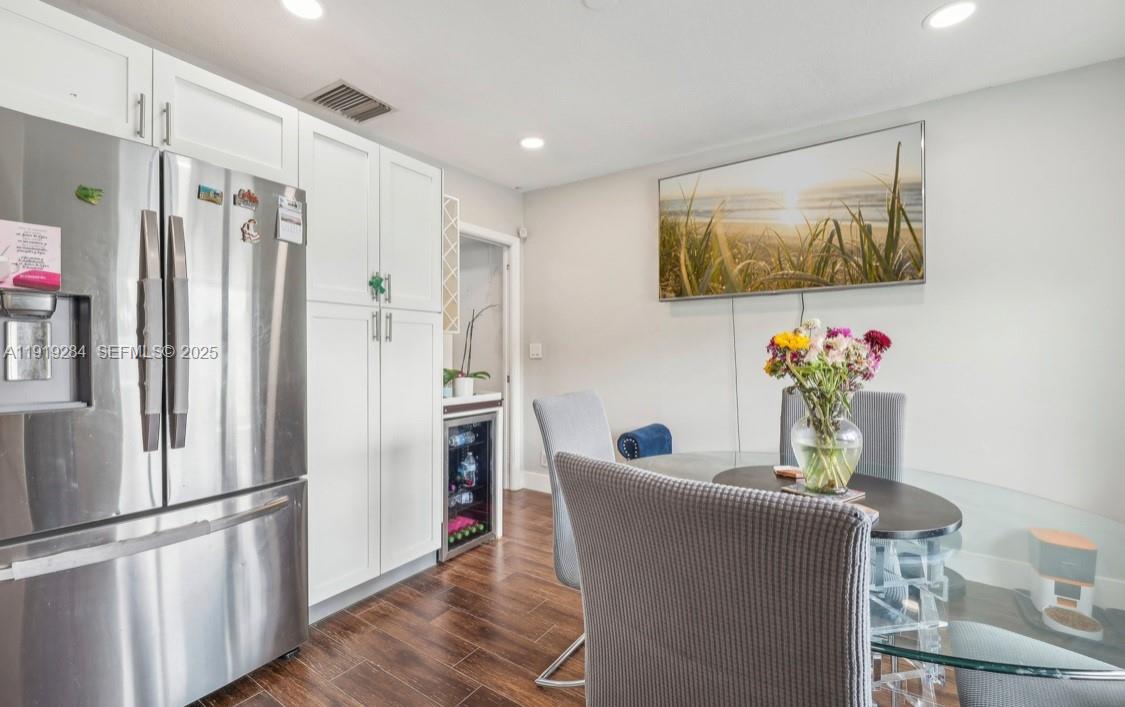 5530 Southwest 96th Avenue Miami, FL 33165 - Photo 7 of 18