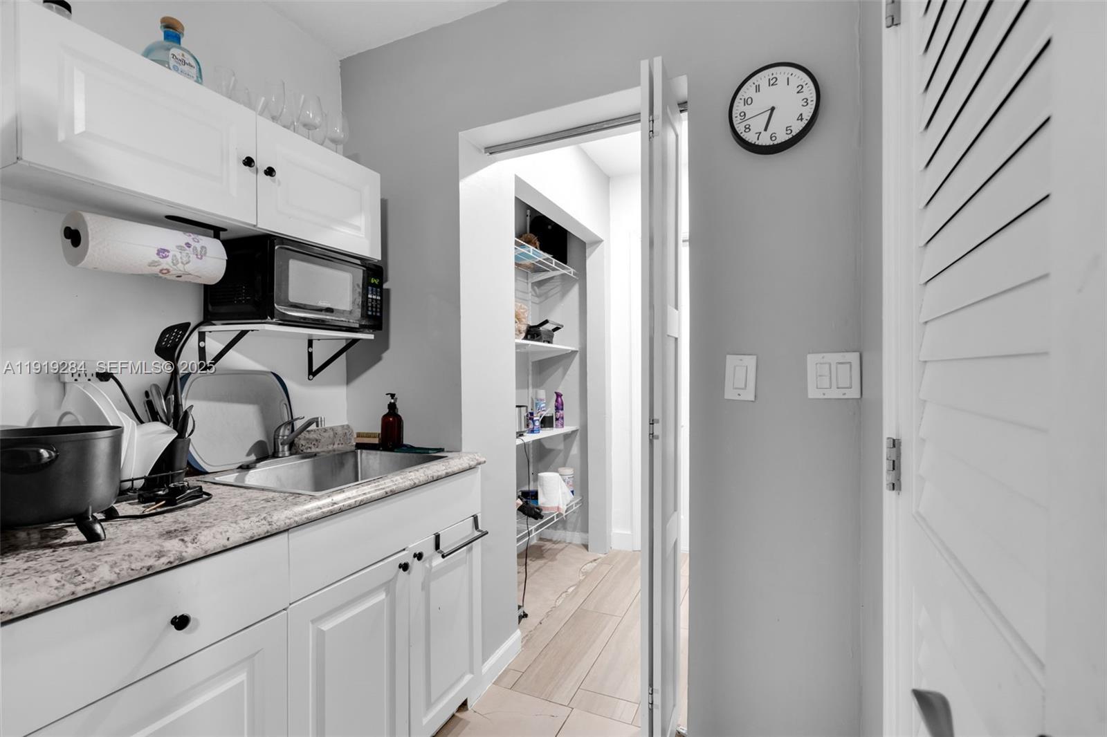 5530 Southwest 96th Avenue Miami, FL 33165 - Photo 10 of 18