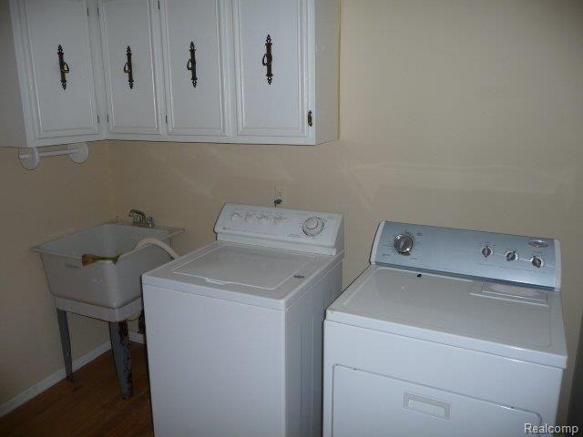 3242 Quail Ridge Circle Rochester, MI 48309 - Photo 23 of 25 1st Floor Laundry Room