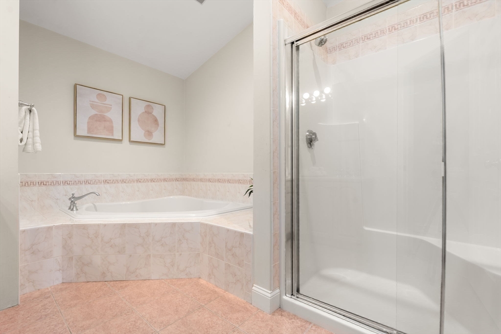 38 Tanglewood Road, Unit 38 Newton, MA 02459 - Photo 17 of 27