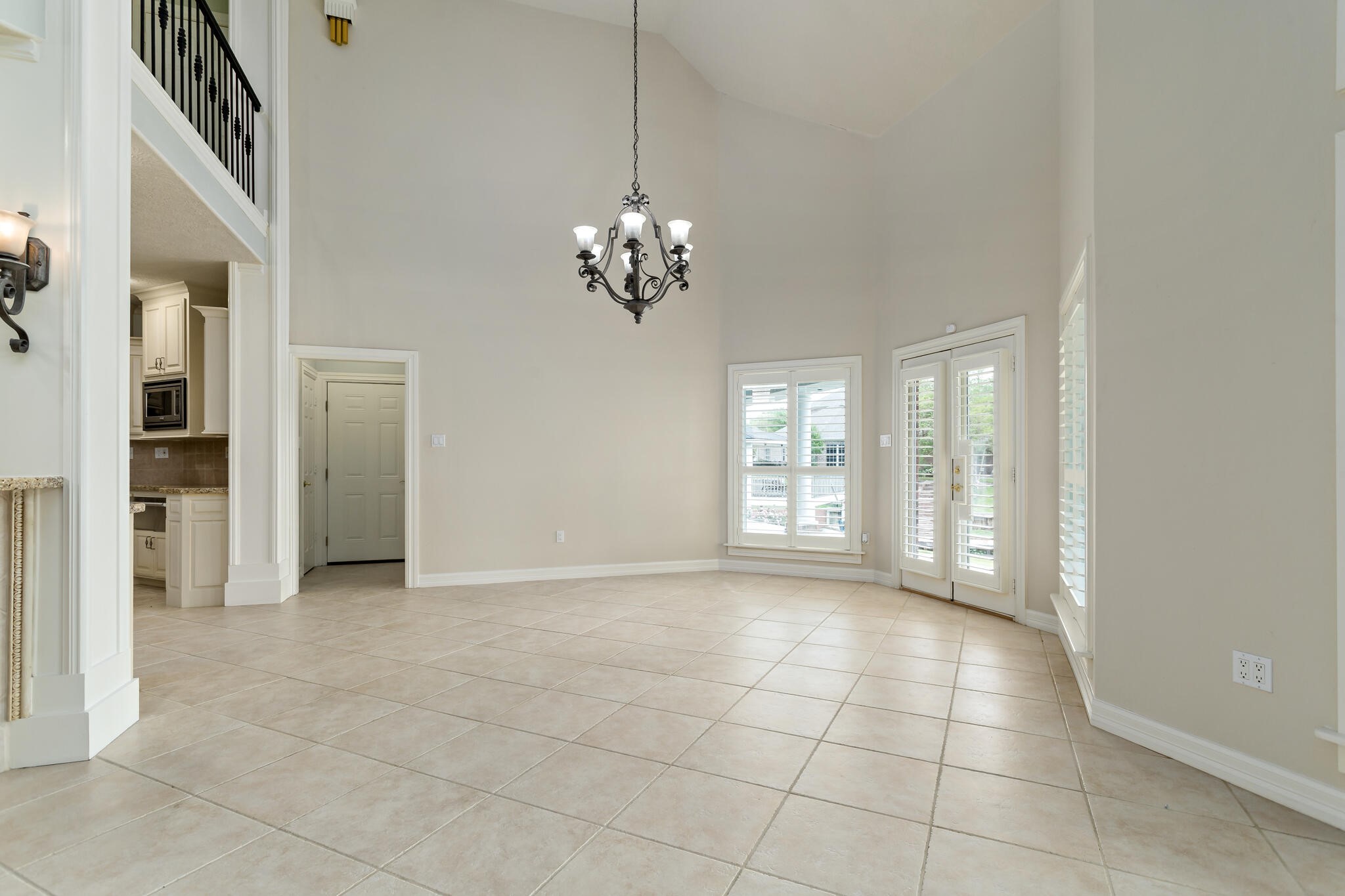 145 Greenhead Point Orange, TX 77630 - Photo 14 of 49 a view of livingroom with window