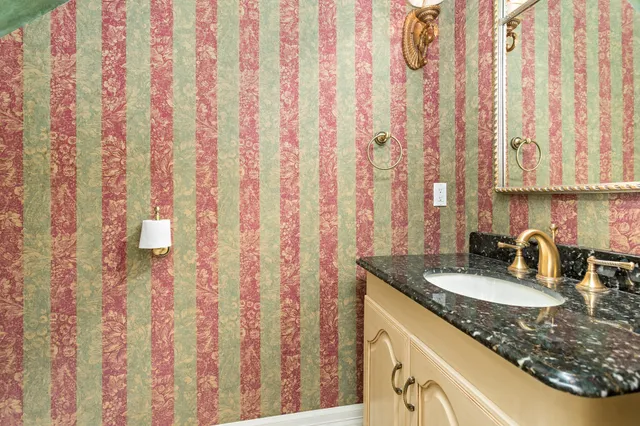 $859,800 | 145 Greenhead Point, Orange, TX 77630