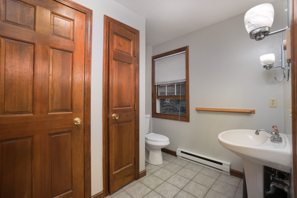 5 Ellis Road Southbridge, MA 01550 - Photo 15 of 30