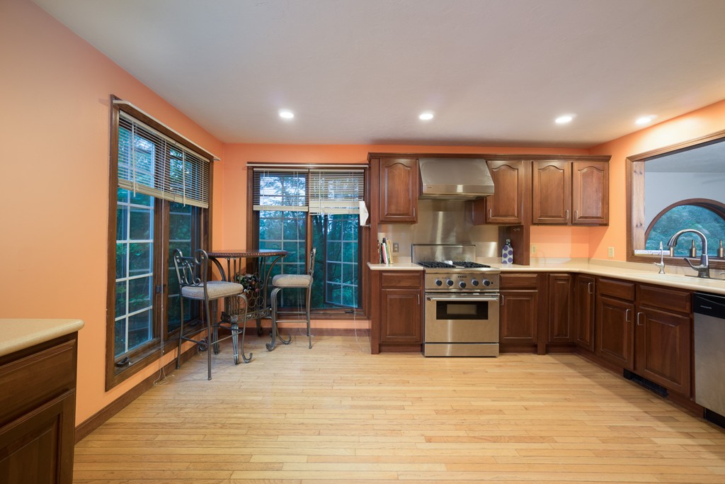 5 Ellis Road Southbridge, MA 01550 - Photo 3 of 30