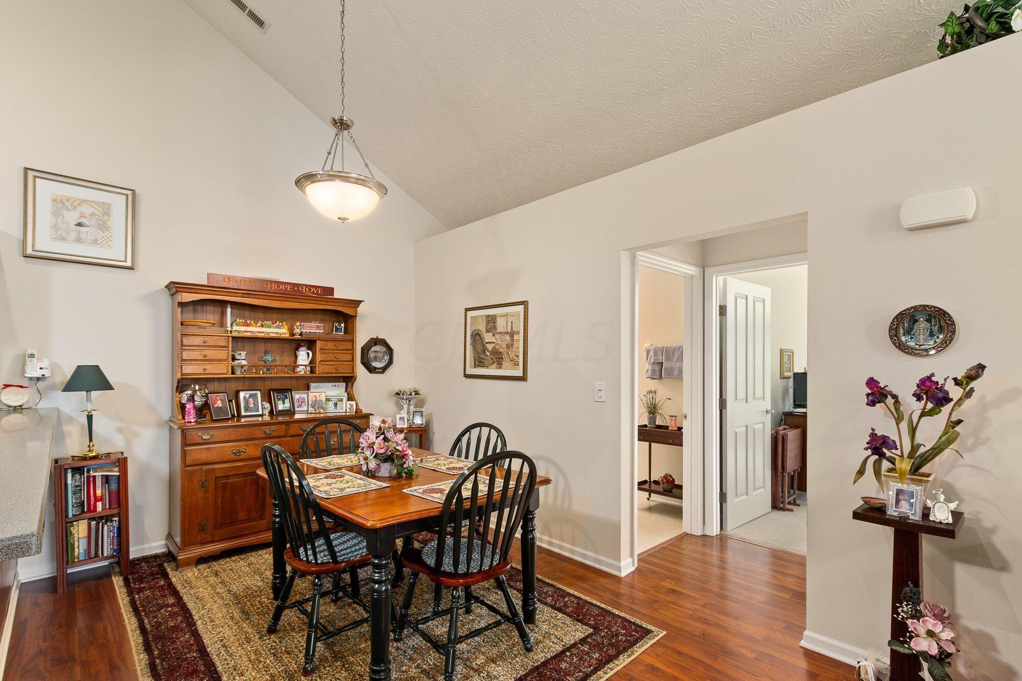 535 Ruttington Lane Westerville, OH 43082 - Photo 7 of 29 Dining area