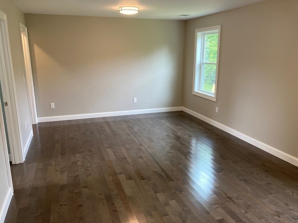 7 Whitins Road Sutton, MA 01590 - Photo 11 of 36