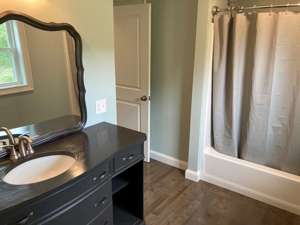 7 Whitins Road Sutton, MA 01590 - Photo 23 of 36