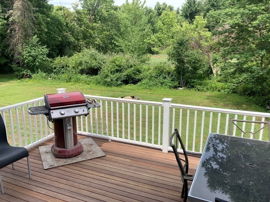 7 Whitins Road Sutton, MA 01590 - Photo 32 of 36