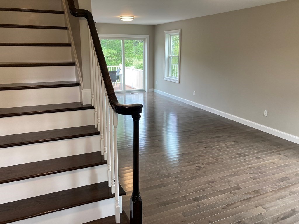 7 Whitins Road Sutton, MA 01590 - Photo 9 of 36