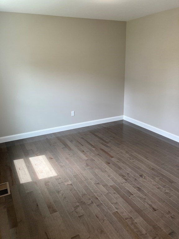 7 Whitins Road Sutton, MA 01590 - Photo 10 of 36