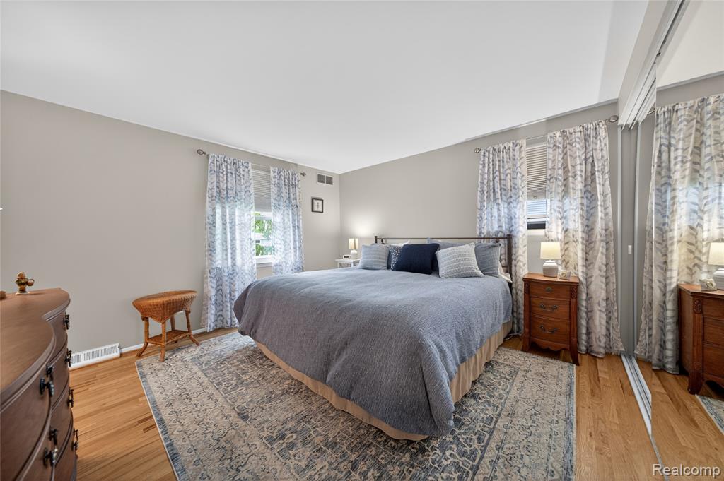 3560 Beach Road Troy, MI 48084 - Photo 21 of 34