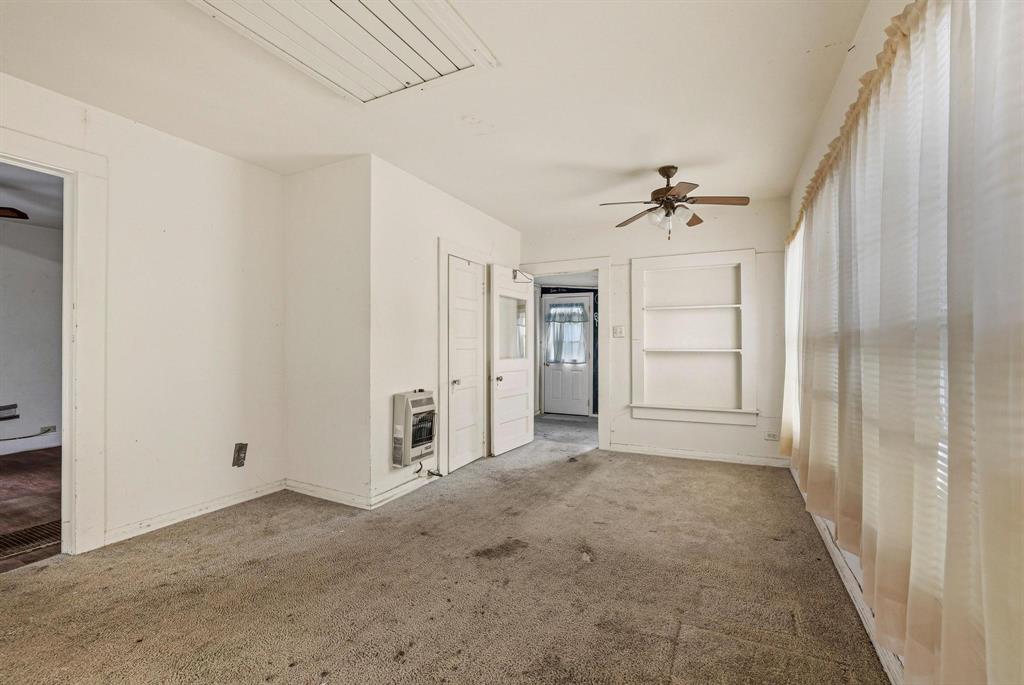 421 East Hull Street Denison, TX 75021 - Photo 20 of 33 a view of empty room with ceiling fan