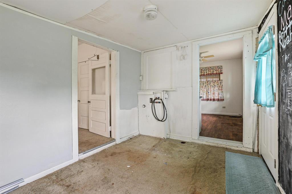 421 East Hull Street Denison, TX 75021 - Photo 24 of 33 a view of an entryway