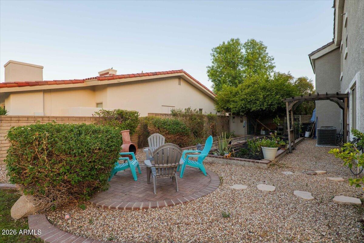 120 West Southern Hills Road Phoenix, AZ 85023 - Photo 57 of 67 Seating Area