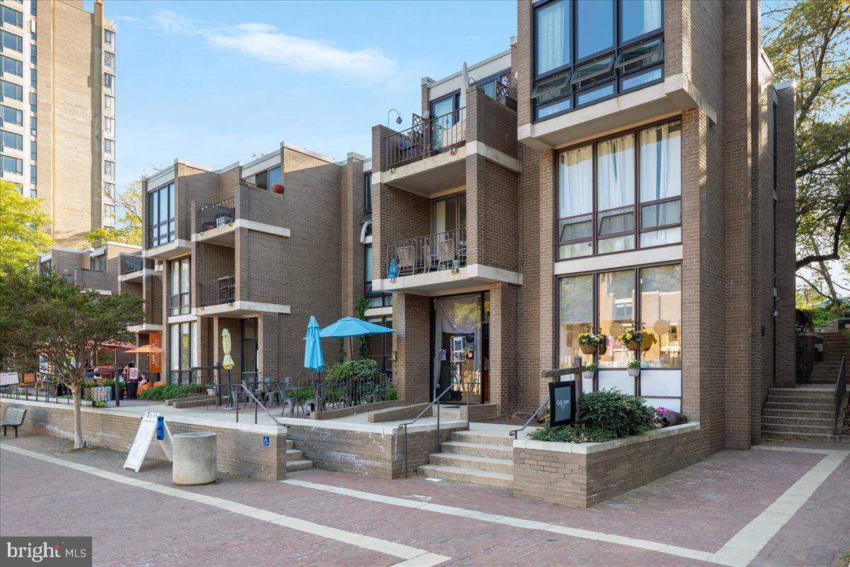 1433 Northgate Square, Unit 11B Reston, VA 20190 - Photo 27 of 44 a front view of a building with street view