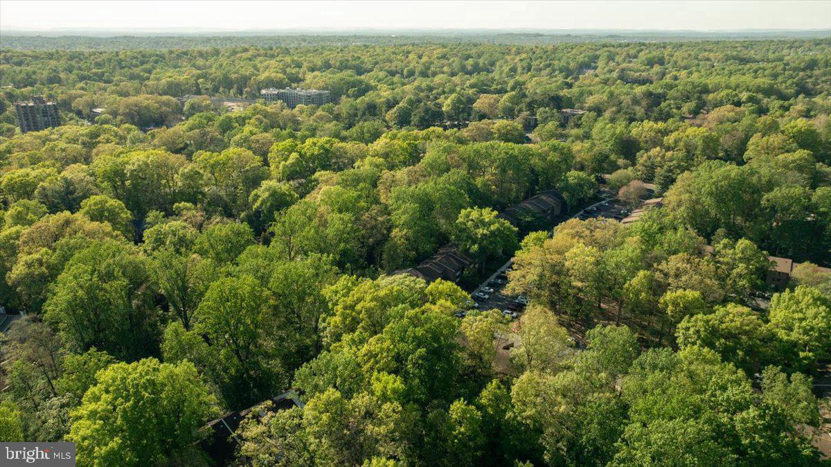 1433 Northgate Square, Unit 11B Reston, VA 20190 - Photo 39 of 44 an aerial view of a house with a yard