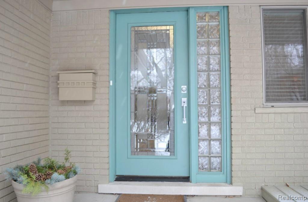 16252 Reedmere Avenue Franklin, MI 48025 - Photo 3 of 35 Front Entry