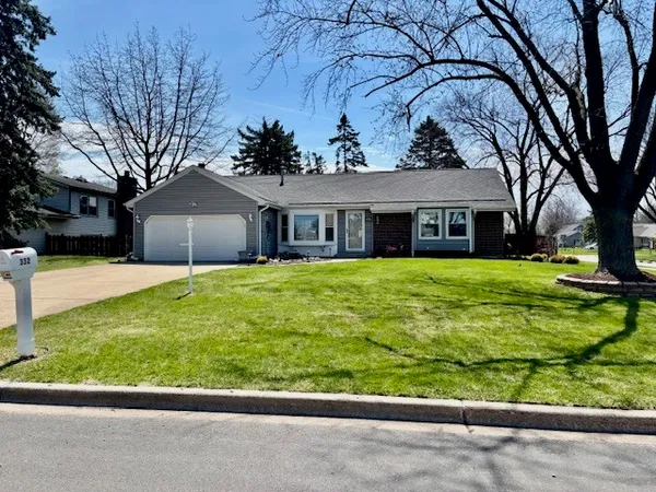 $399,999 | 332 El Paso Lane, Carol Stream, IL 60188