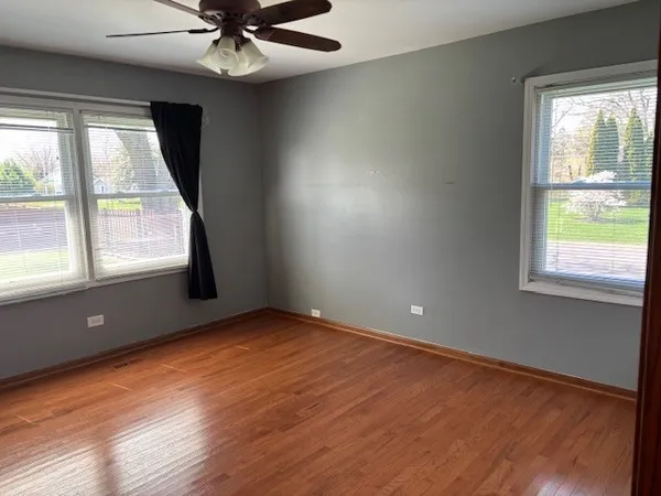 $399,999 | 332 El Paso Lane, Carol Stream, IL 60188