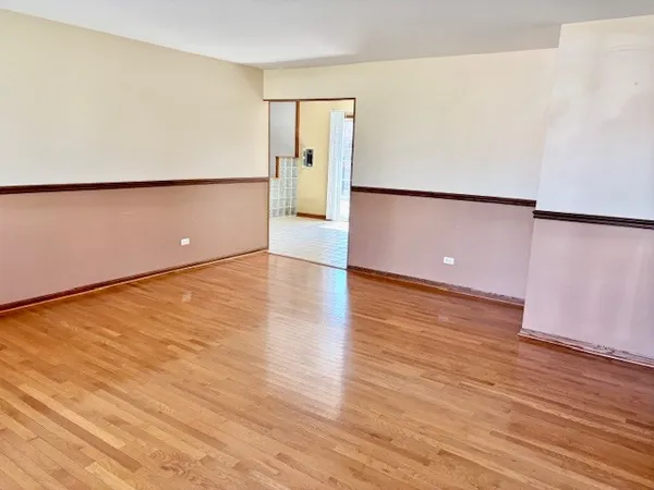 $399,999 | 332 El Paso Lane, Carol Stream, IL 60188