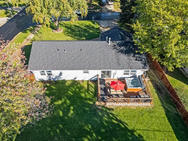 $399,999 | 332 El Paso Lane, Carol Stream, IL 60188