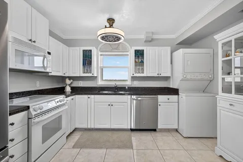 $399,000 | 801 Lake Shore Drive, Unit 807, Lake Park, FL 33403