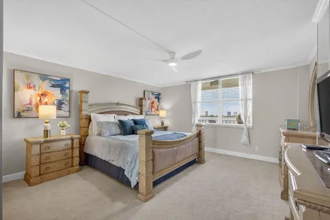 $399,000 | 801 Lake Shore Drive, Unit 807, Lake Park, FL 33403