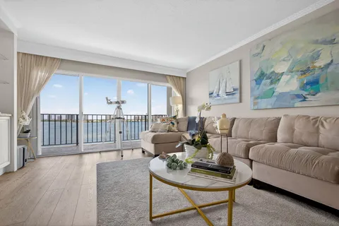 $399,000 | 801 Lake Shore Drive, Unit 807, Lake Park, FL 33403