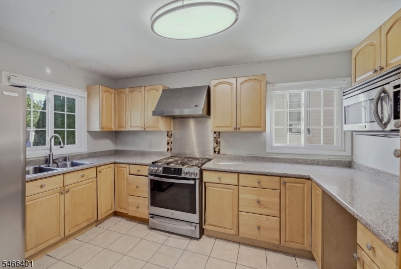 9 Raritan Avenue Paterson, NJ 07503 - Photo 18 of 47 Gallery Image 18