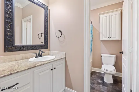 $465,000 | 813 Belle Place Olivier Road, New Iberia, LA 70563