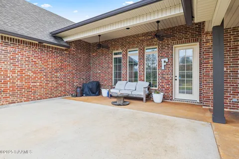 $465,000 | 813 Belle Place Olivier Road, New Iberia, LA 70563