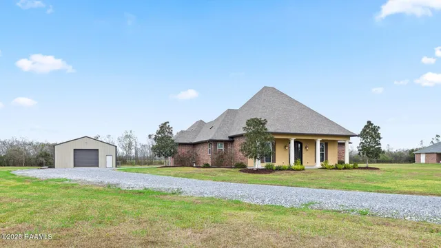 $465,000 | 813 Belle Place Olivier Road, New Iberia, LA 70563