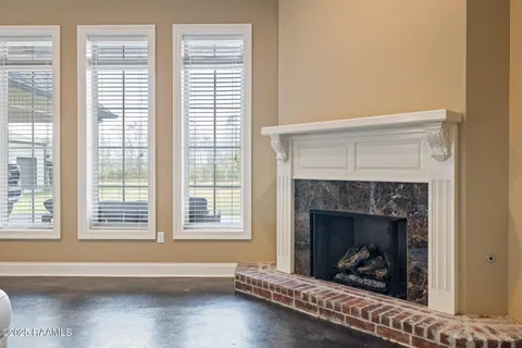 $465,000 | 813 Belle Place Olivier Road, New Iberia, LA 70563