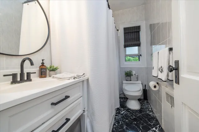 $290,000 | 261 Central Avenue, Unit E4, Lawrence, NY 11559