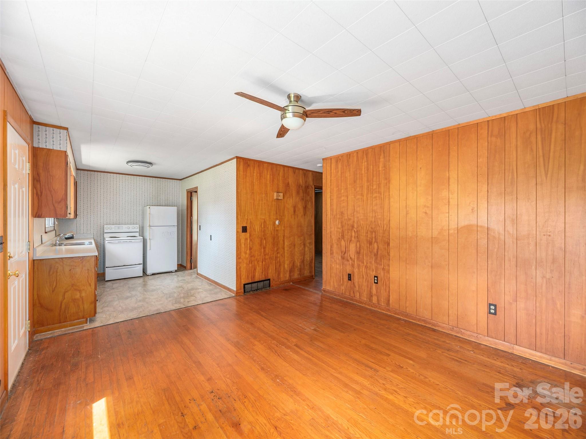 193 Old Howell Mill Road Waynesville, NC 28786 - Photo 4 of 23