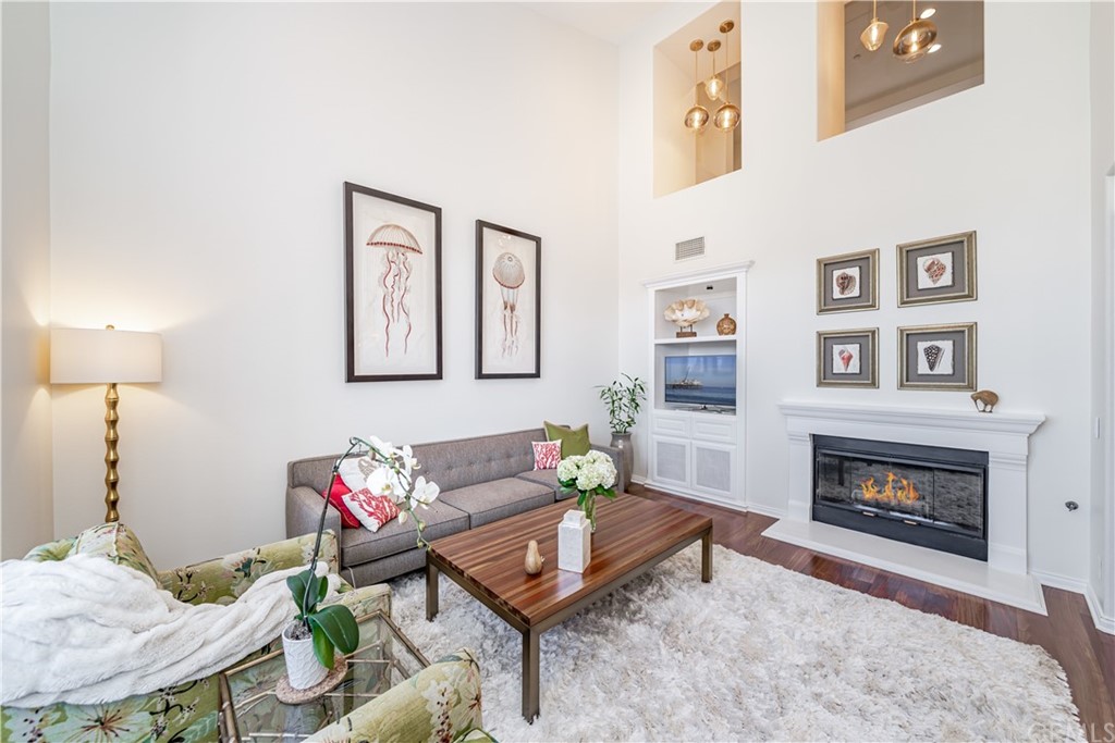 37 Mandria Newport Coast, CA 92657 - Photo 7 of 53 Vaulted Sun Filled LR