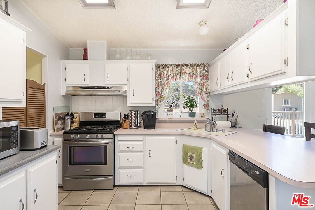 34401 Peaceful Valley Road Acton, CA 93510 - Photo 9 of 29 Gallery Image 9