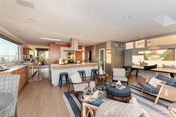 $11,995,000 | 121 16th Street, Manhattan Beach, CA 90266