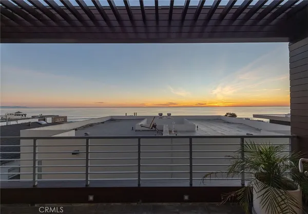 $11,995,000 | 121 16th Street, Manhattan Beach, CA 90266