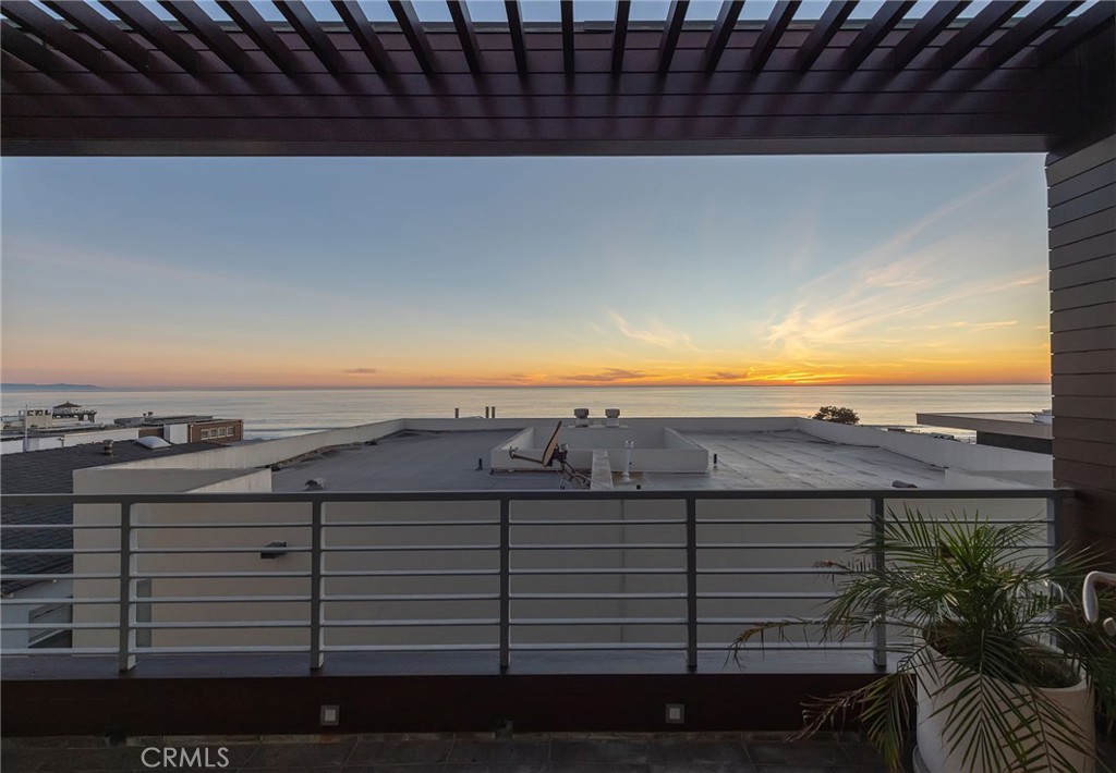 121 16th Street Manhattan Beach, CA 90266 - Photo 32 of 39 a view of a balcony with an outdoor seating