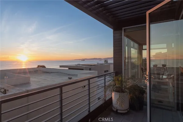 $11,995,000 | 121 16th Street, Manhattan Beach, CA 90266