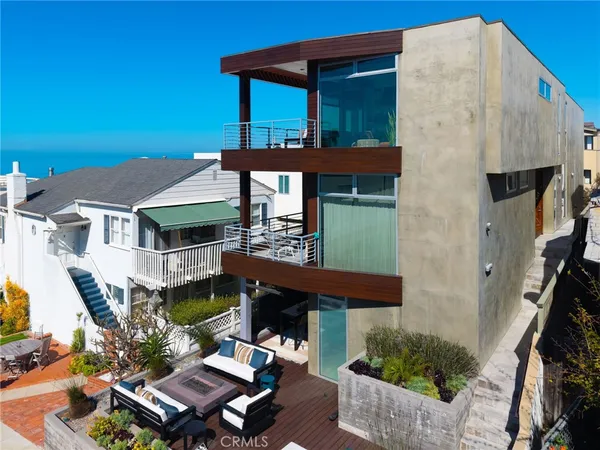 $11,995,000 | 121 16th Street, Manhattan Beach, CA 90266