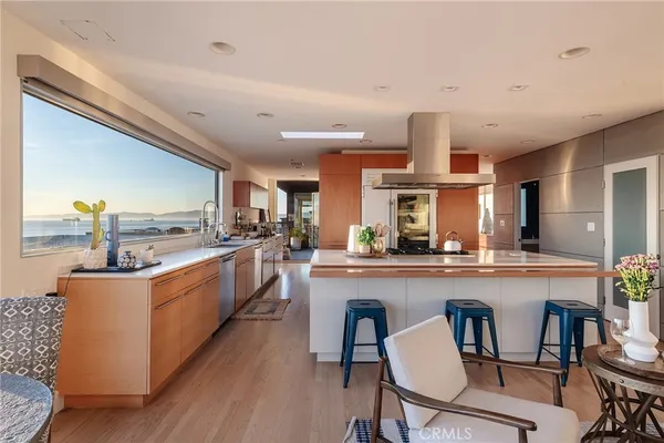 $11,995,000 | 121 16th Street, Manhattan Beach, CA 90266